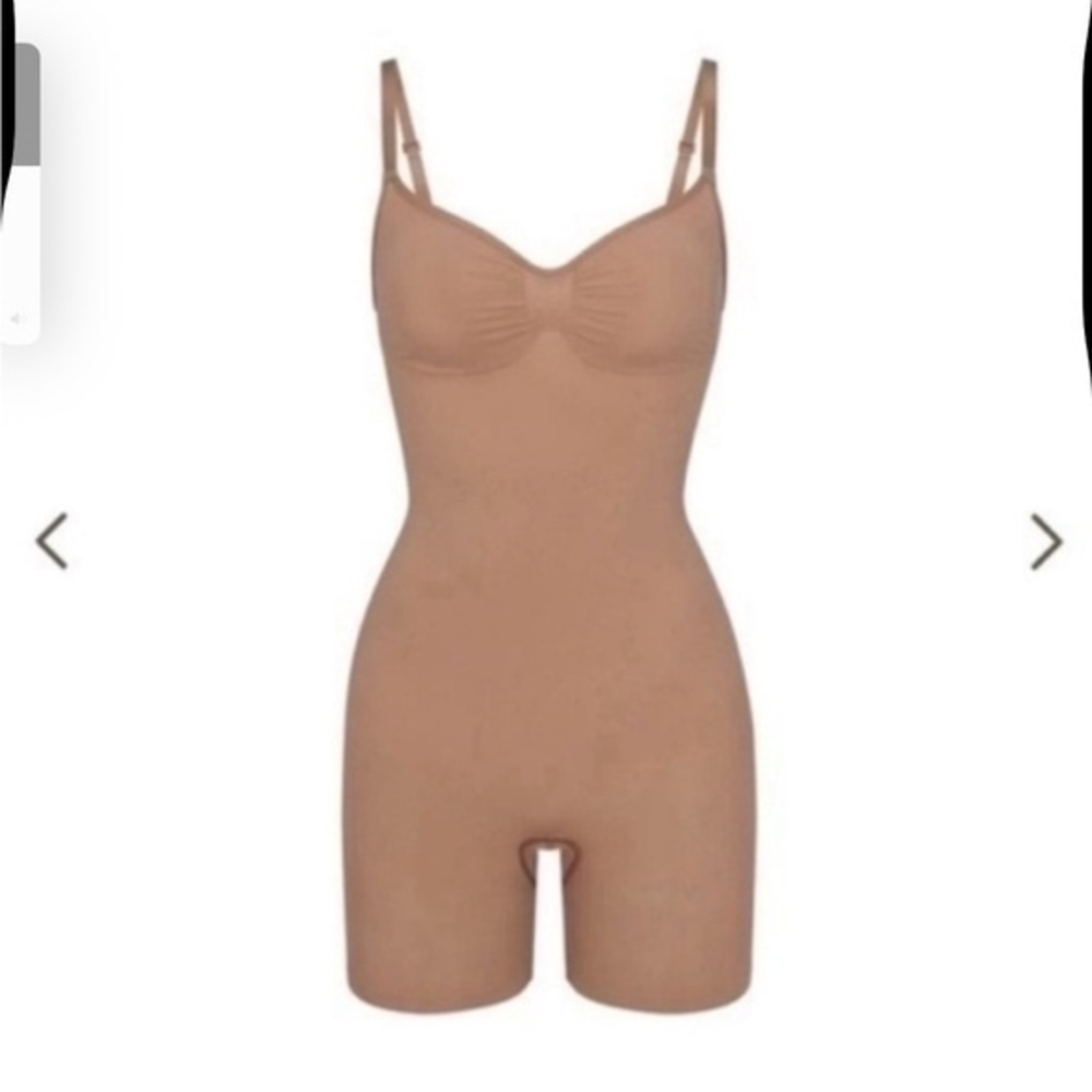 SKIMS SEAMLESS SCULPT MID THIGH BODYSUIT SIENNA LARGE